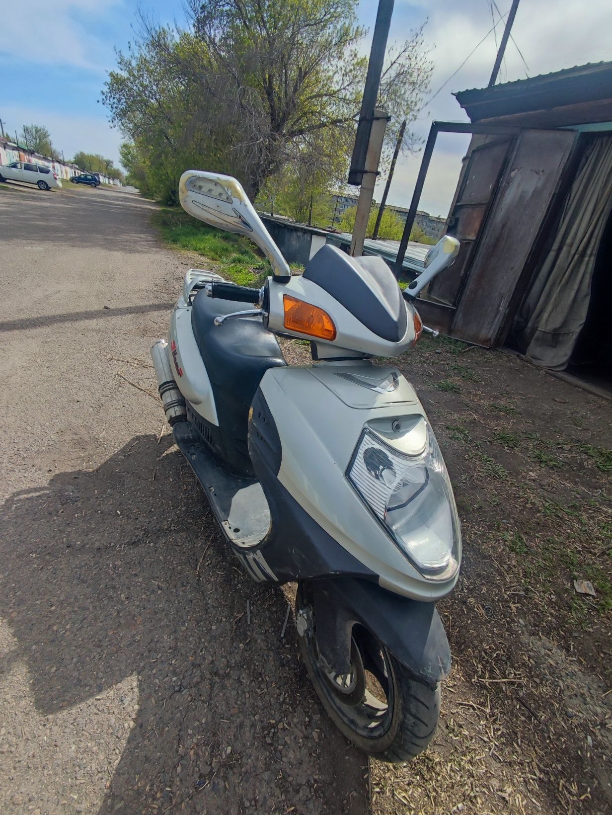 Продам скутер 150 кубов