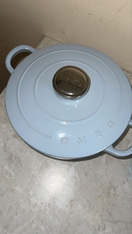 SMEG кастрюля, новая 24 см 4.2л объем, голубой цвет