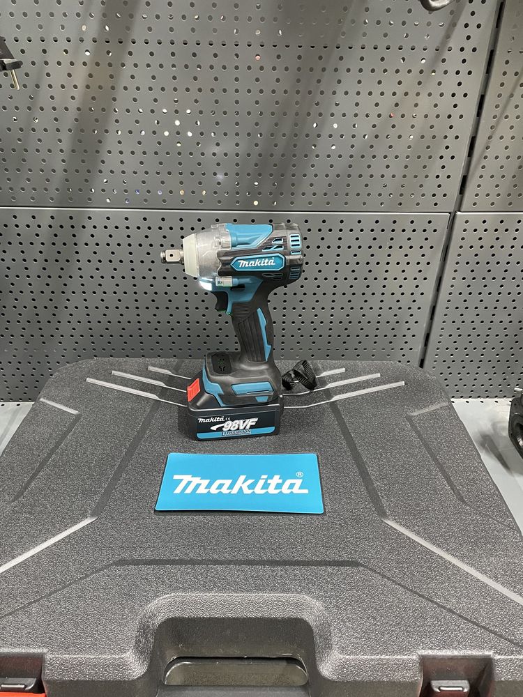 Набор Makita 4в1аккамуляторный ,гайковерт,болгарка,шуруповёрт