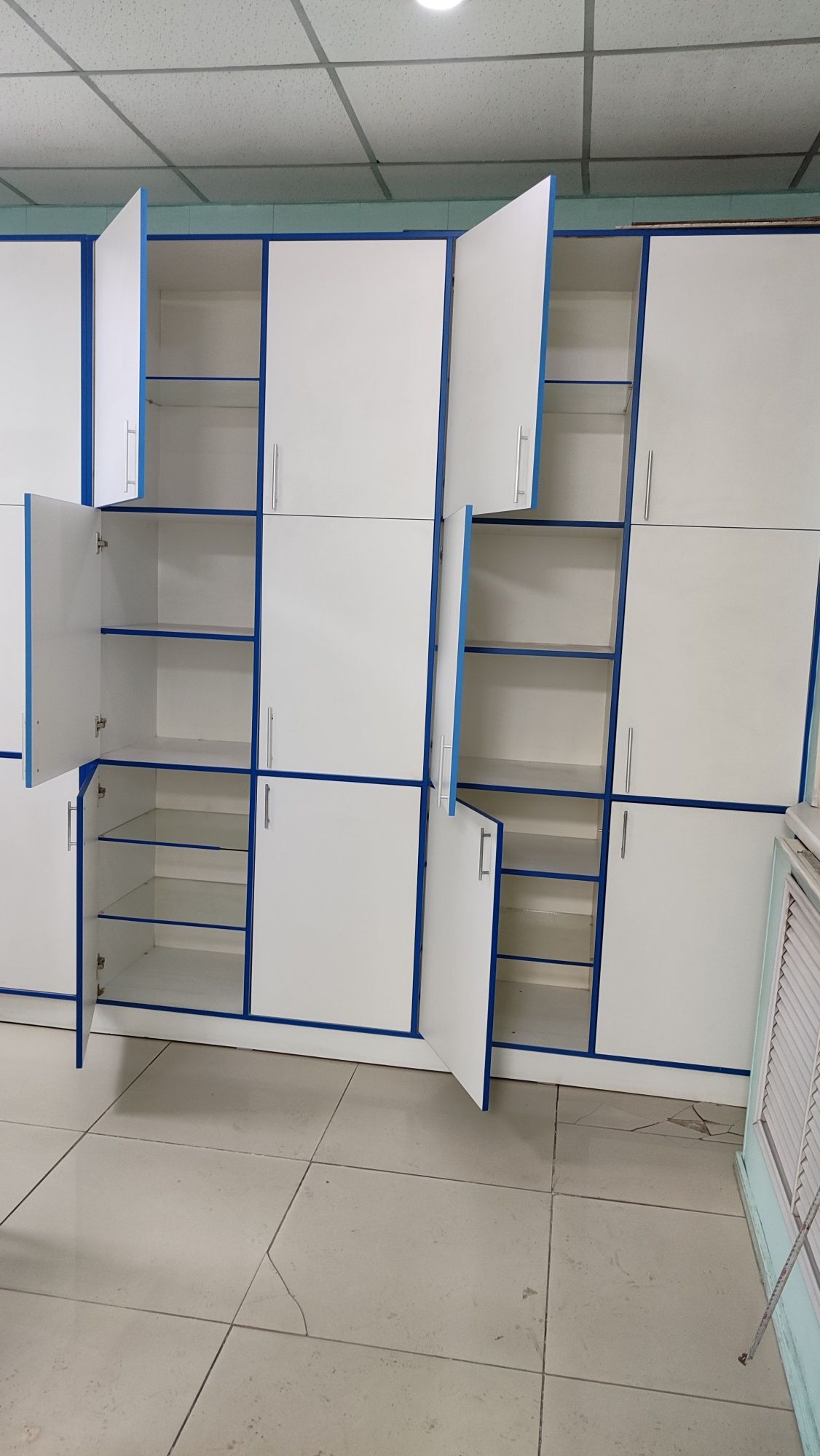 Все за 150 тыс.шкафы мебель в аптеку, магазин,гардеробную