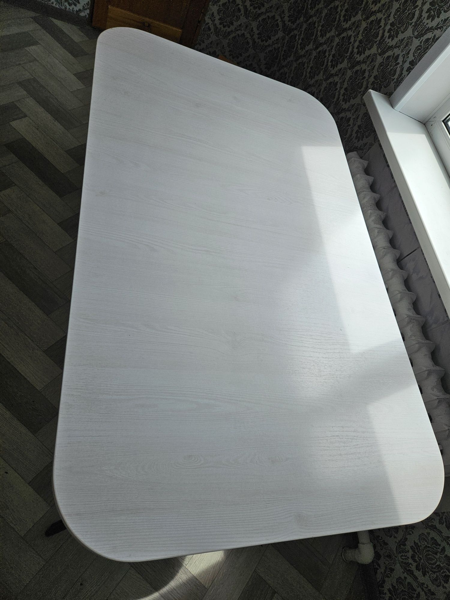 Продам стол 150*90