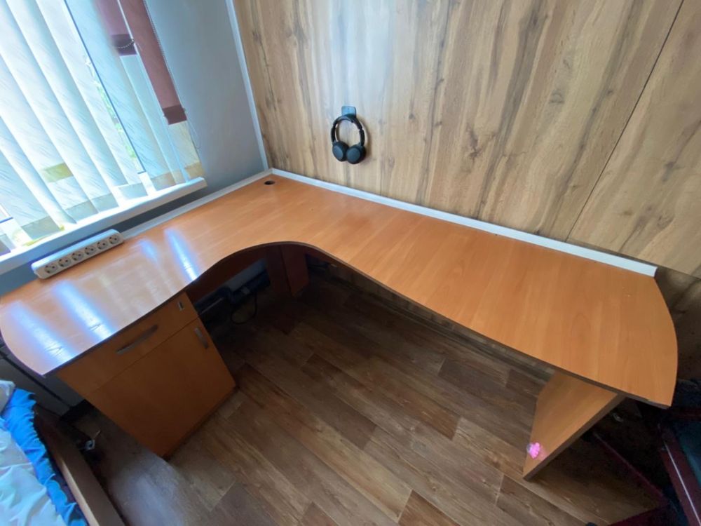Продам Стол для офиса