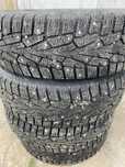 Продам зимние шипованные шины 185/65/R15