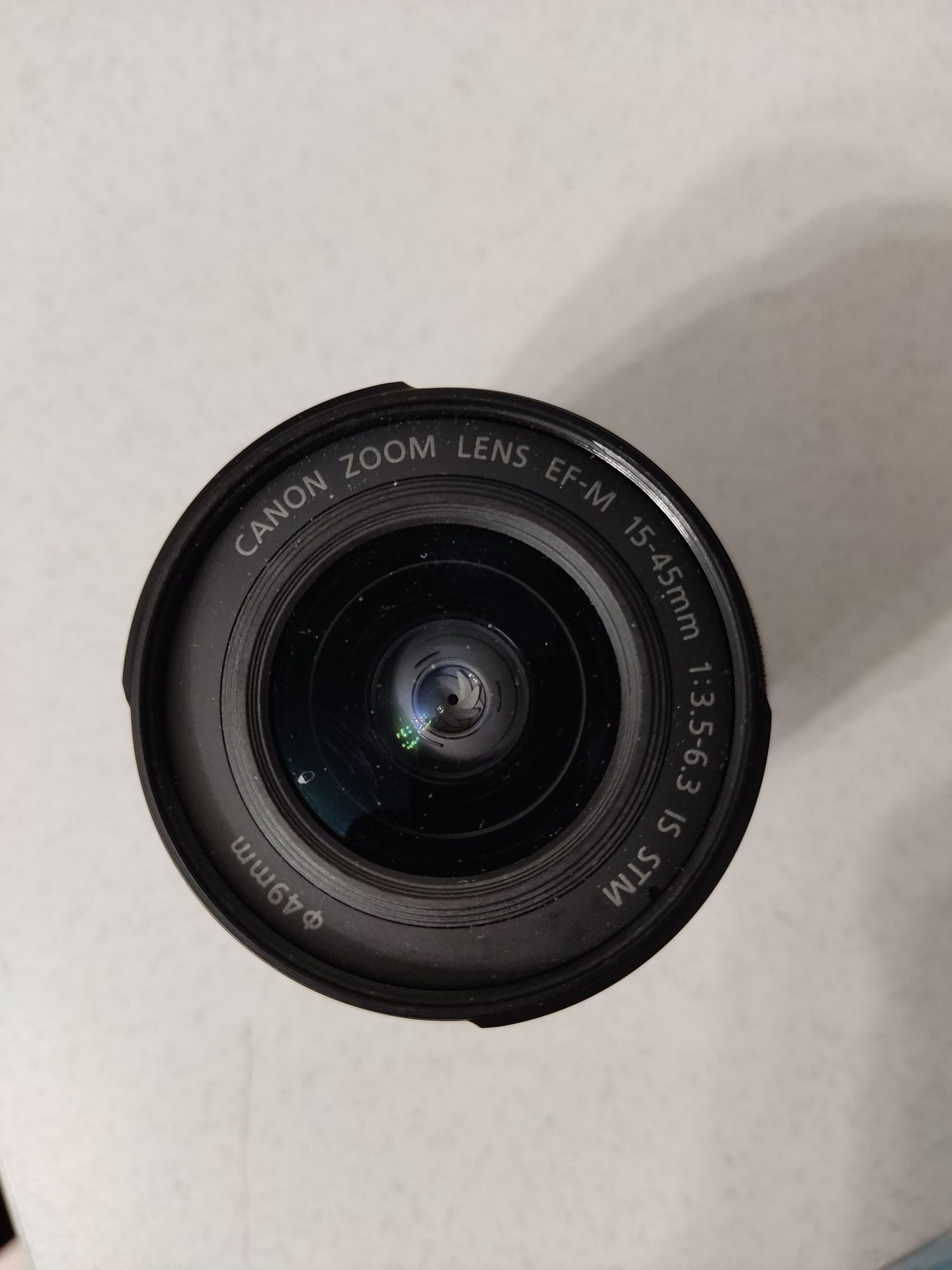 Продам объектив Canon EF-M 15-45mm f/3.5-6.3 IS STM