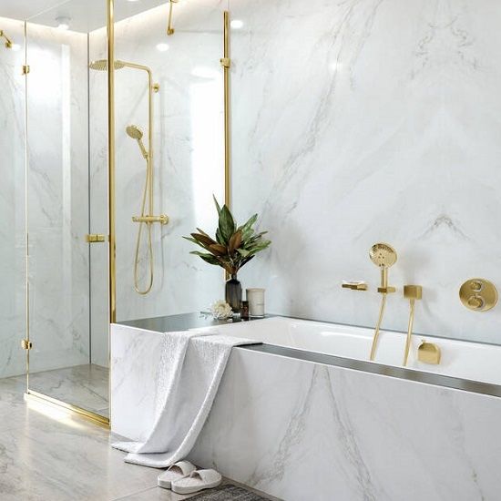Душевая стойка HANSGROHE