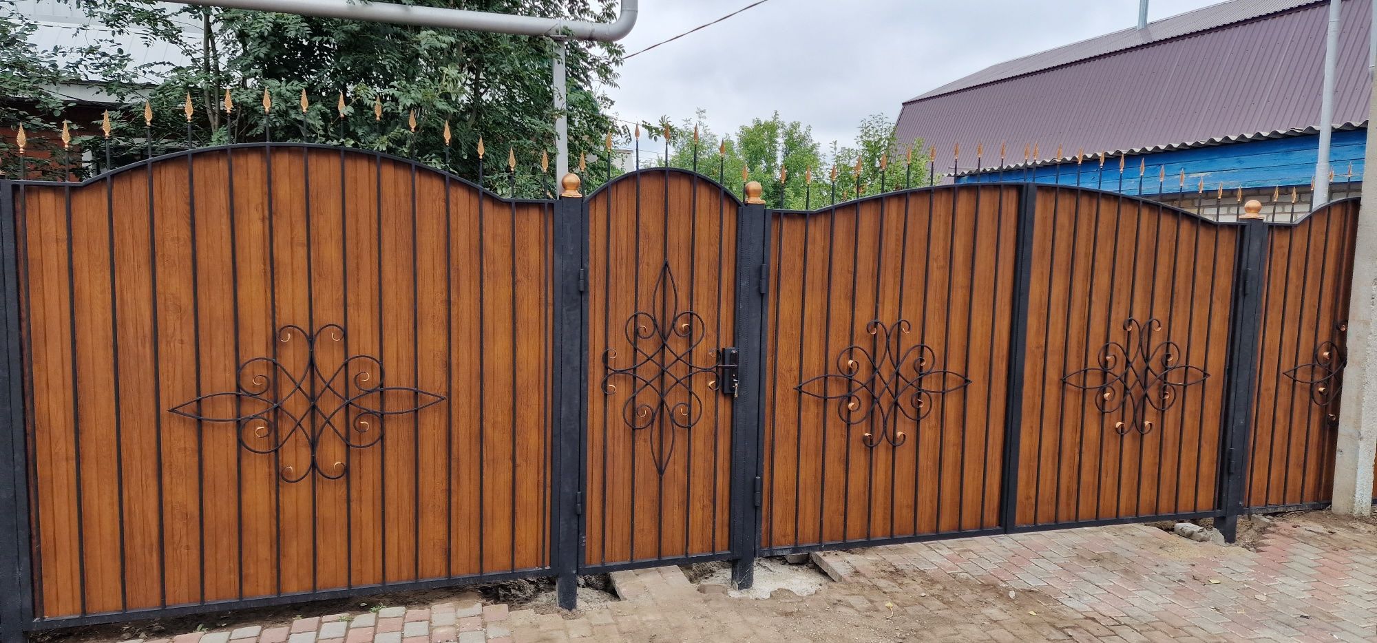 Изготовление металлических конструкции, ангары,вагончики, заборы