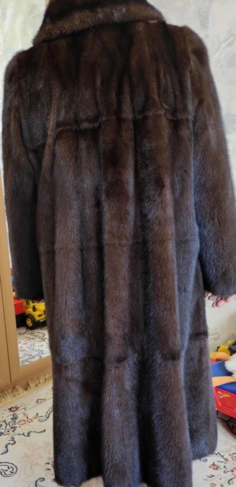 Продам норковую шубу