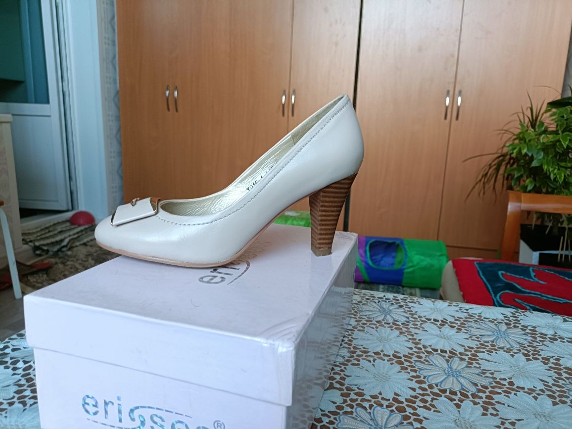 Продам туфли из натуральной кожи