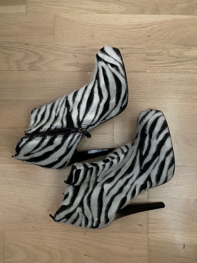 Срочно до 10.09 Продам Zara босоножки и ботиночки