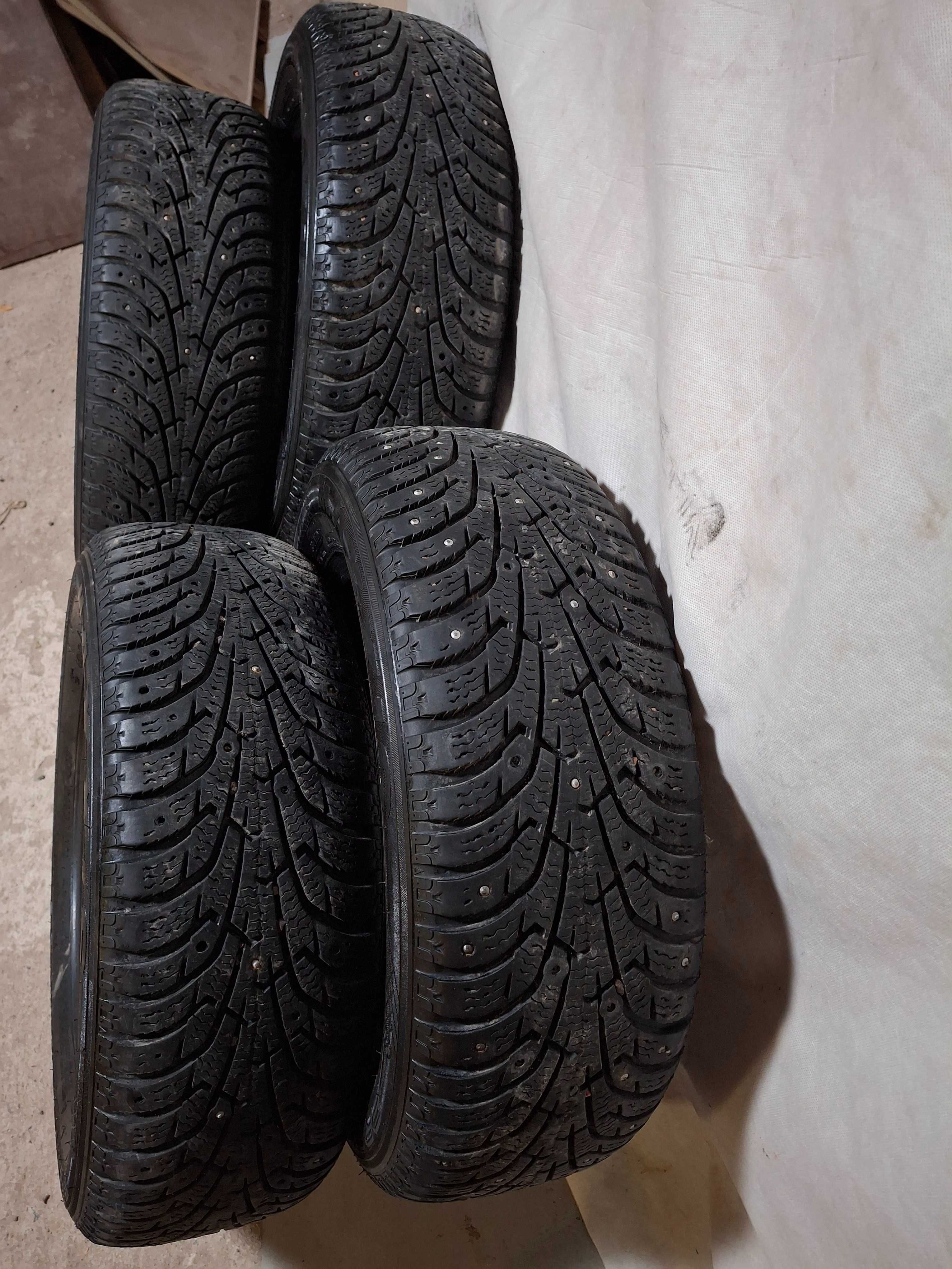 Шины - Maxxis - 195/65 / r14, Б/у Шипованные , 4 шт ÷ комплект