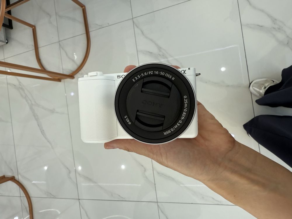 Продаю камеру Sony ZV-E10 II и объектив Sony FE 24mm F1.4 GM