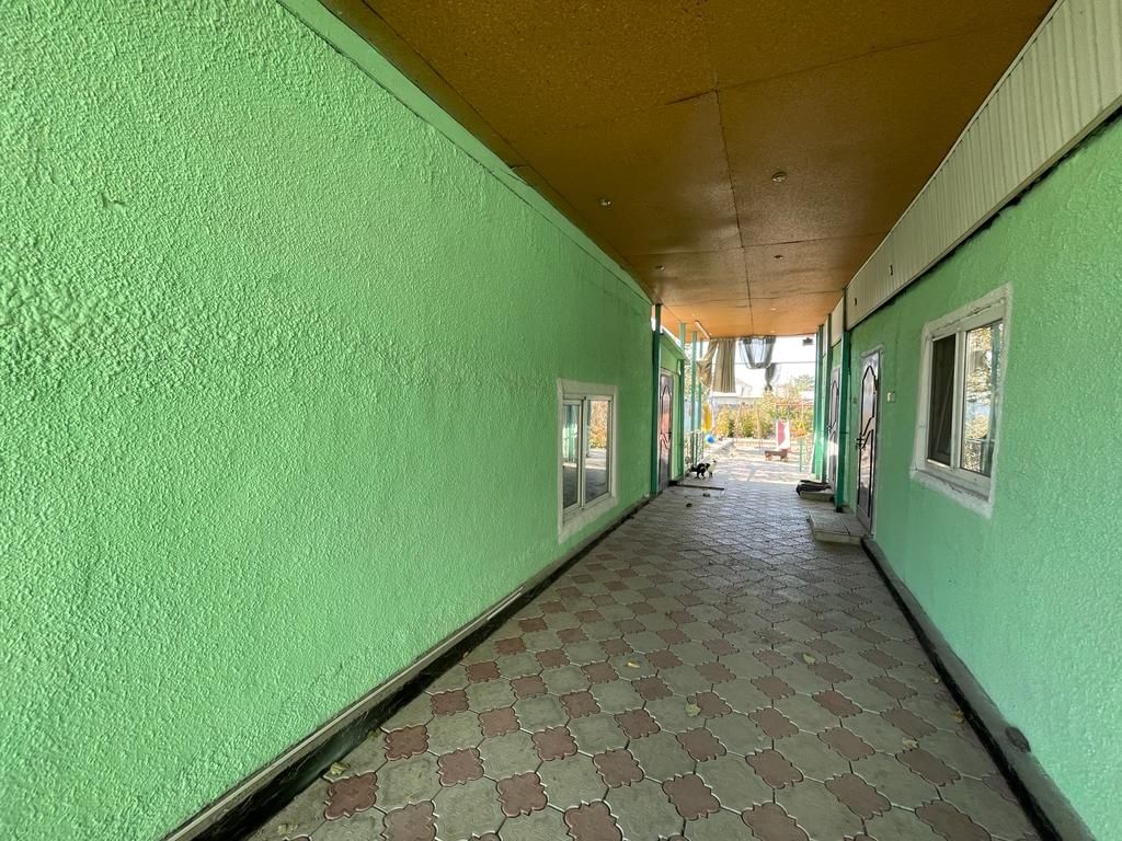 Срочно. Срочно . Продаётся дом . В центре.