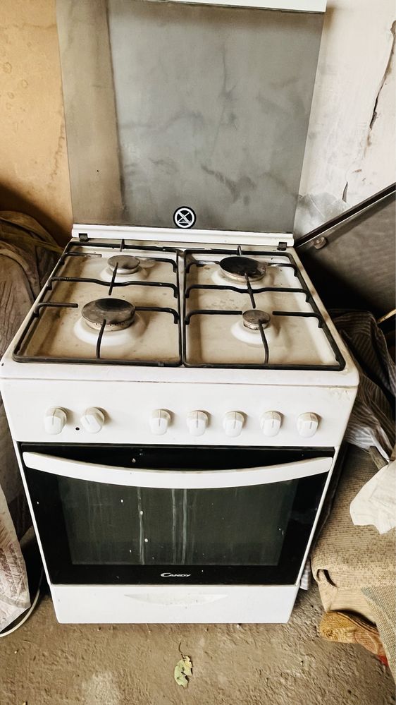 Продам газовую плиту