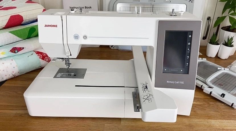 Вышивальная машина Janome Memory craft 550E