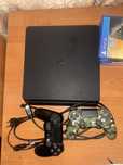 Продам Ps4,все работает,2 джостика все шнуры