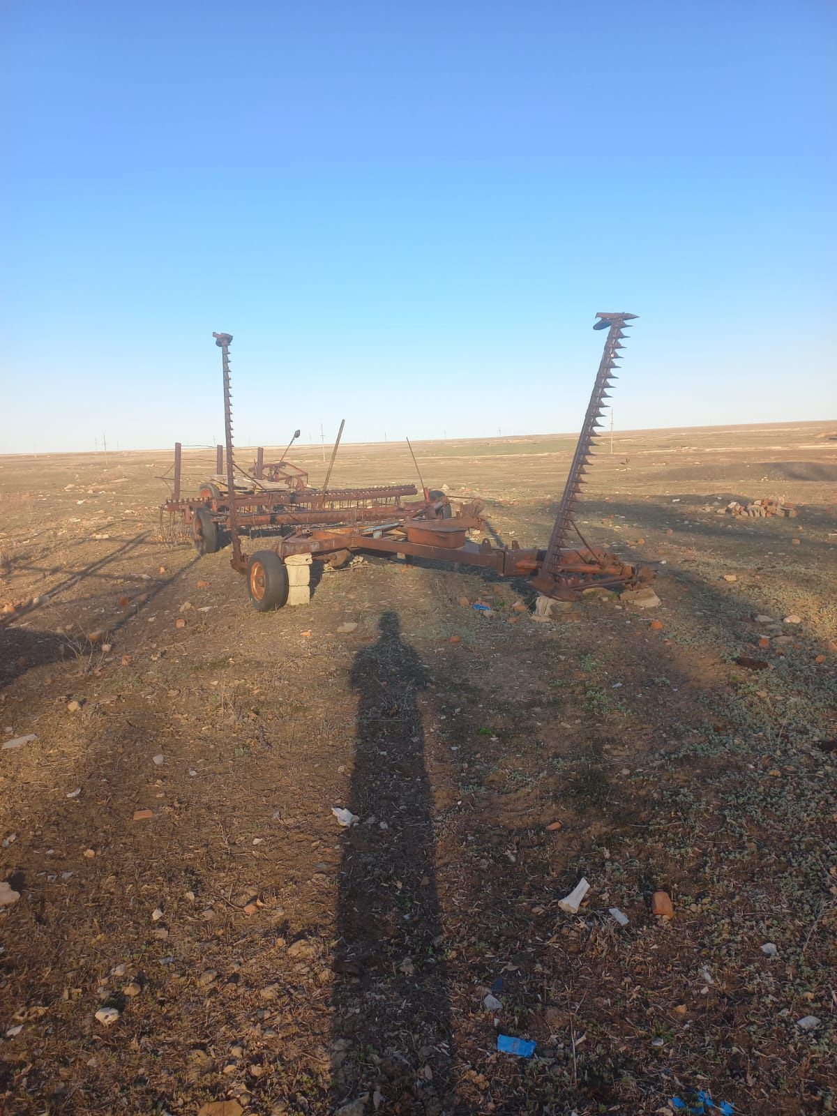Продам  трактор  срочно келисим бар
