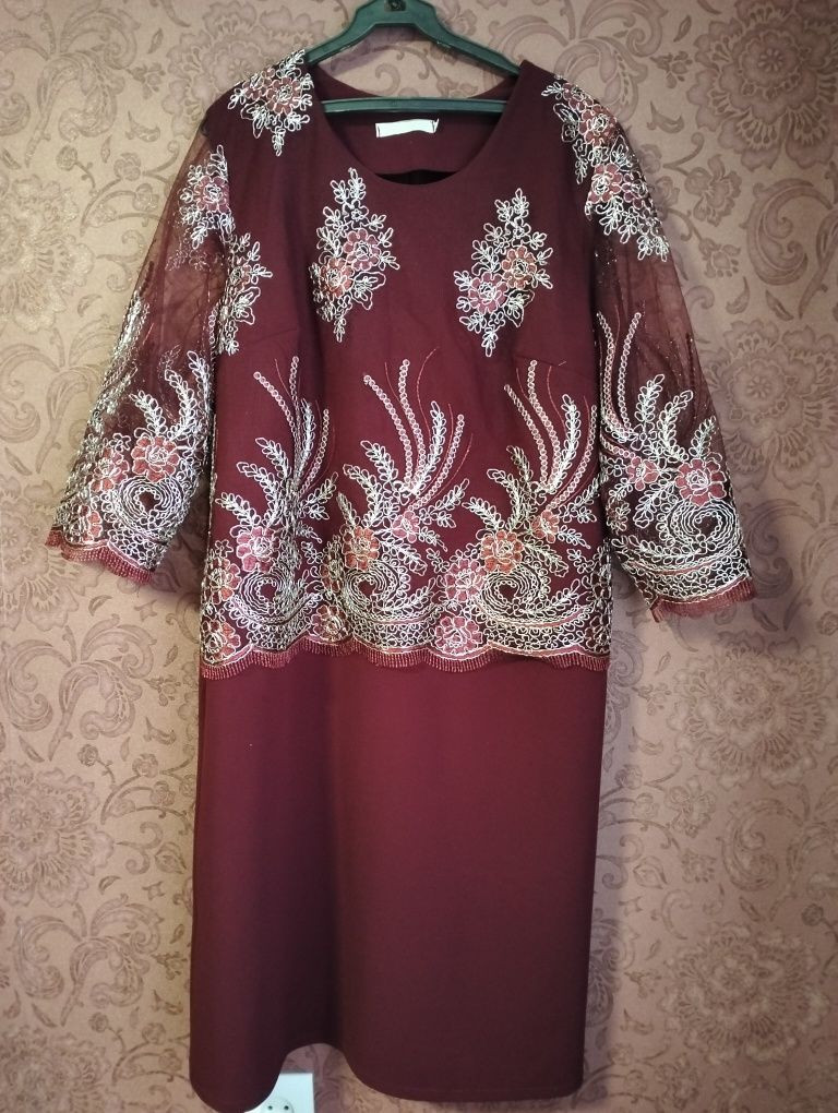 Продам платья б/у