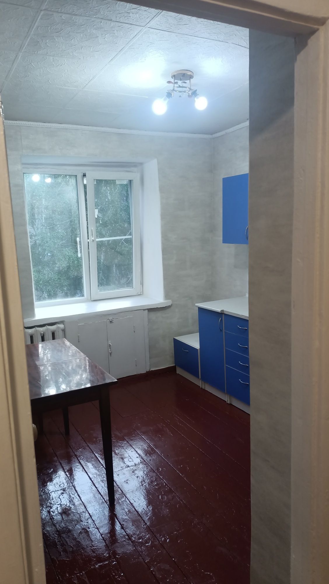 Квартира 1 комнатная на 4 этаже в 5 этажном доме, Комарова 10/2
