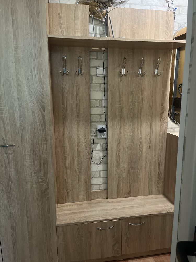 Продам шкаф в прихожую