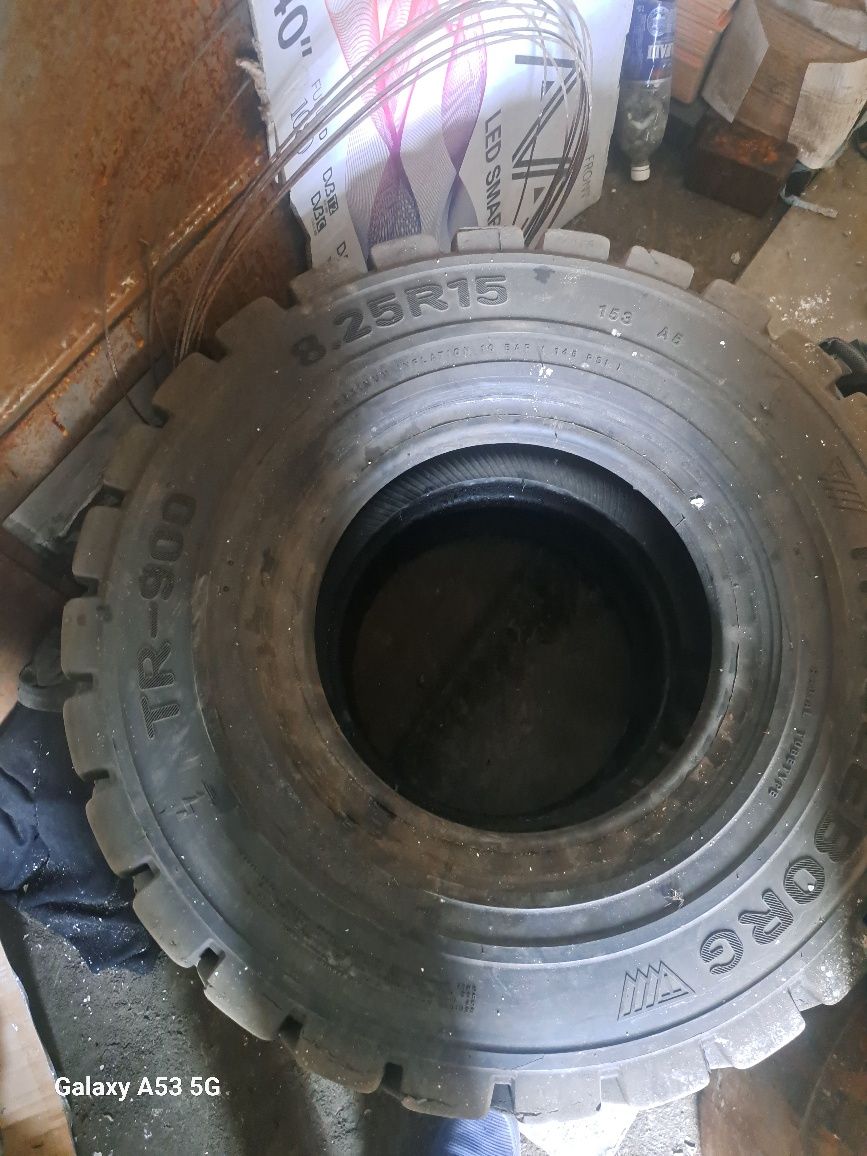Продам шины 8.25R15  2шт.