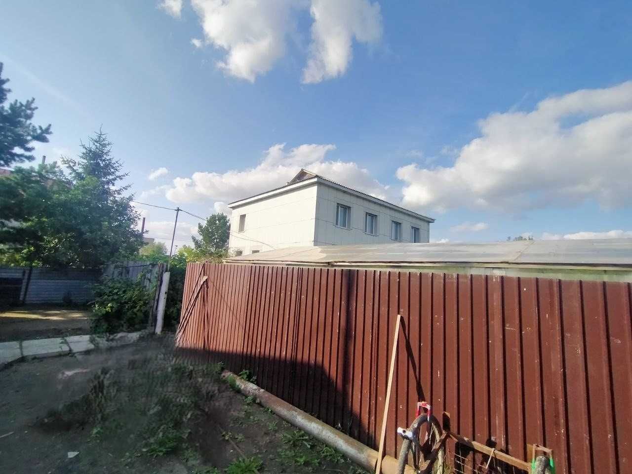 Продажа двухэтажного дома центральными коммуникациями.