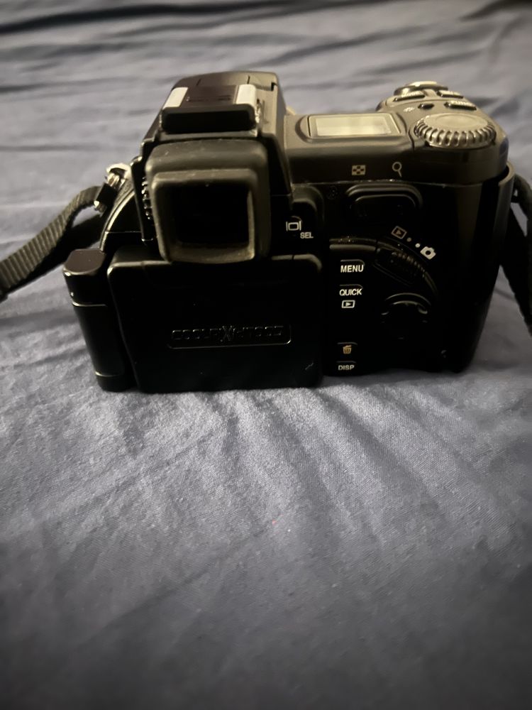 камера Nikon Coolpix 8700
