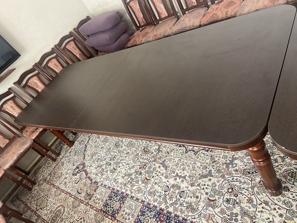 Продам стол и стулья