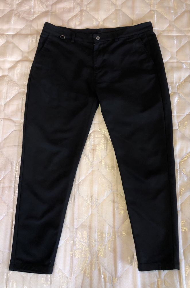Брюки ZARA.