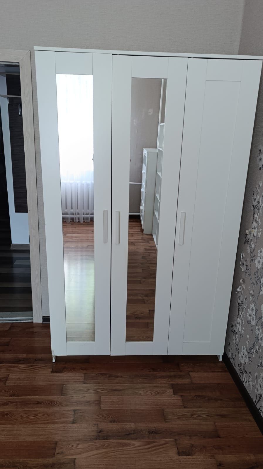 Шкафы для одежды