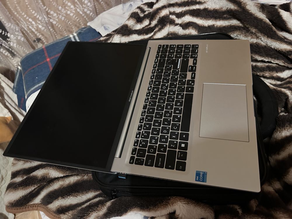 Продаю ноутбук ASUS VivoBook – как новый!