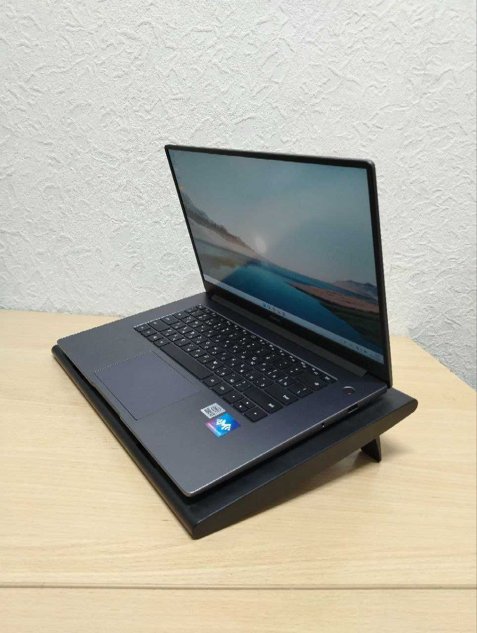 Идеальный ноутбук Honor MagicBook X15 серый космос в идеале