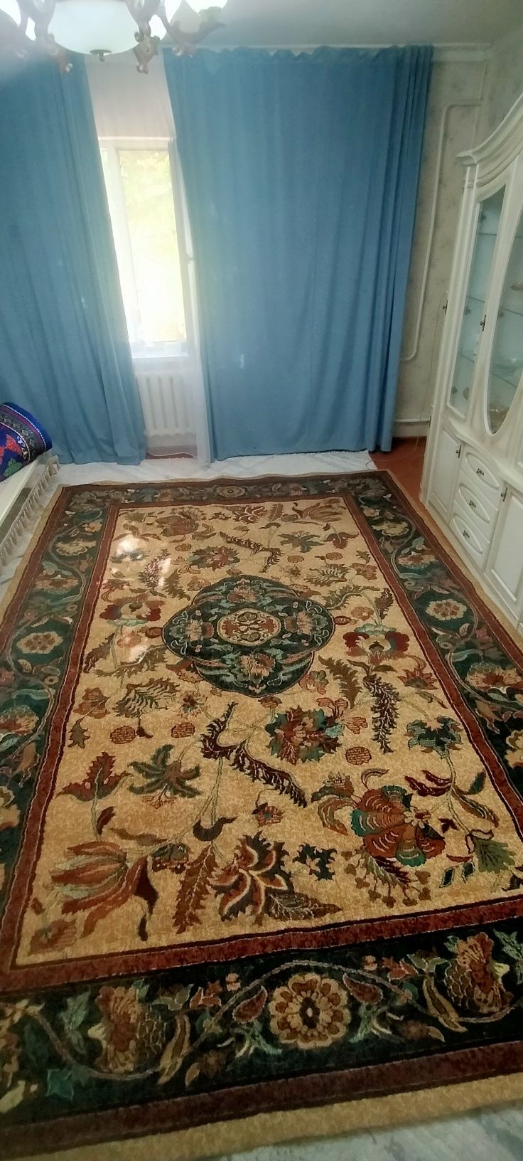Продам ковер б/у