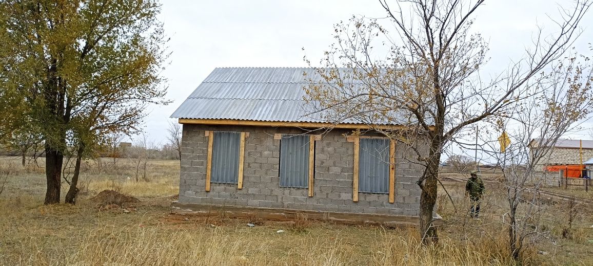 Продам недостроенный дом в поселке өскен.