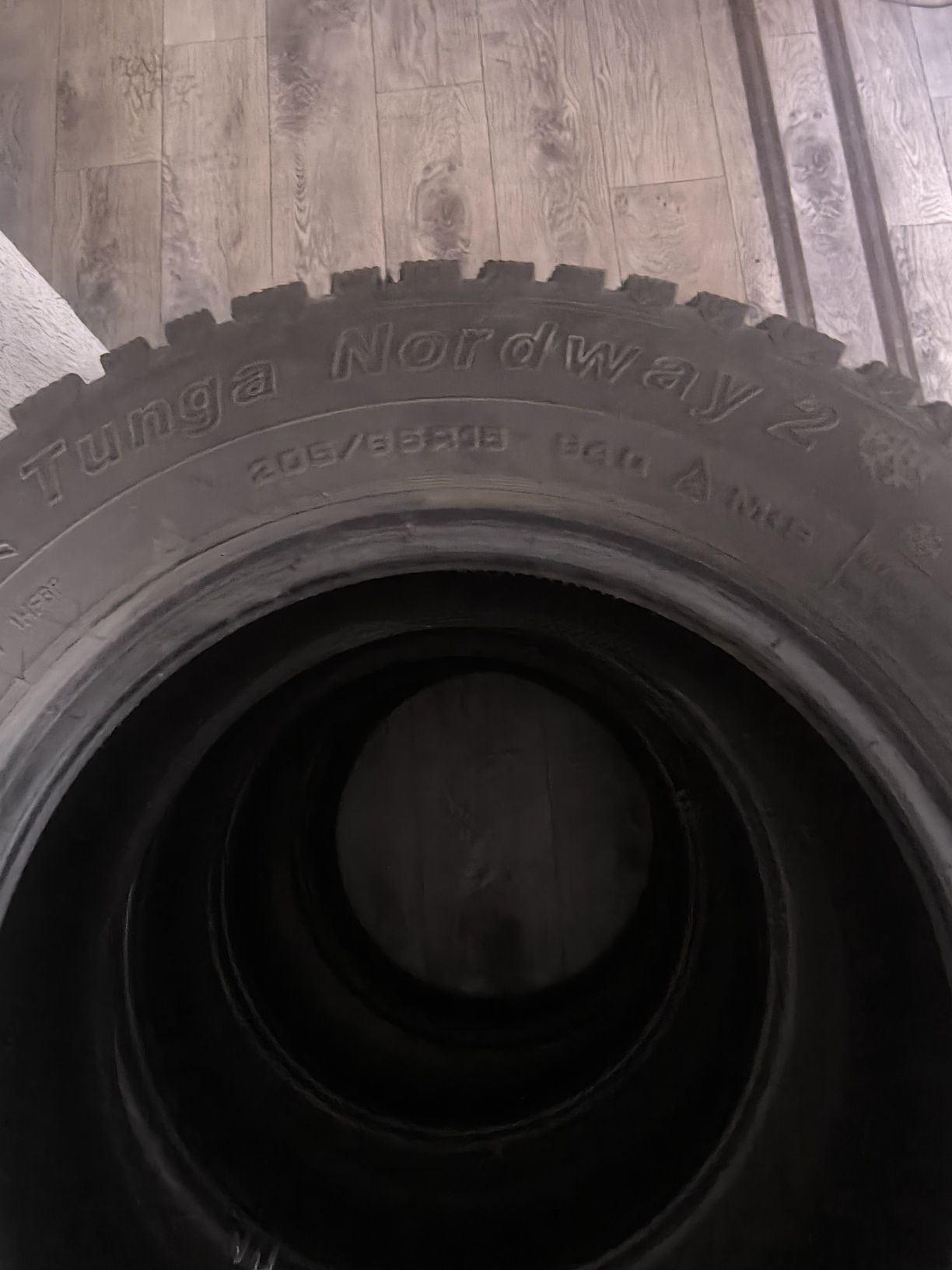 Шины 205/65/R15 почти новые