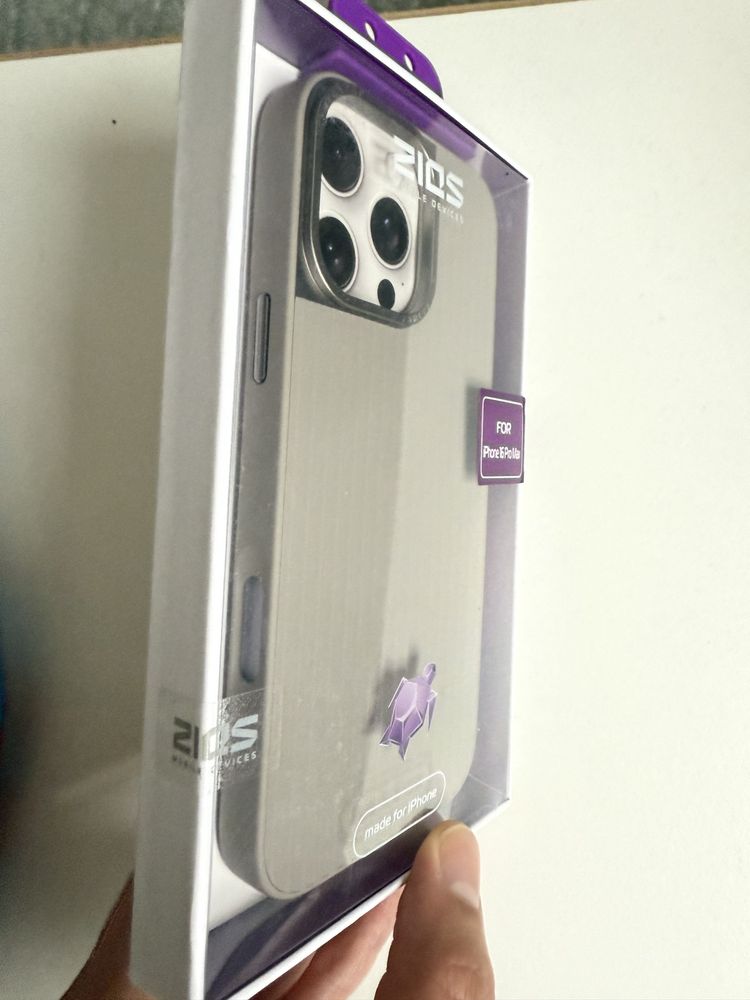 Продается чехол для iphone 16 pro max