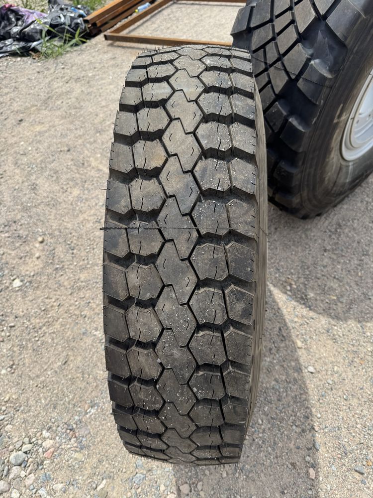 Продам шину с диском новые 295/80/22.5
