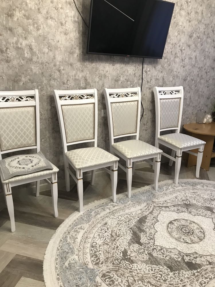 Продам новый стулья