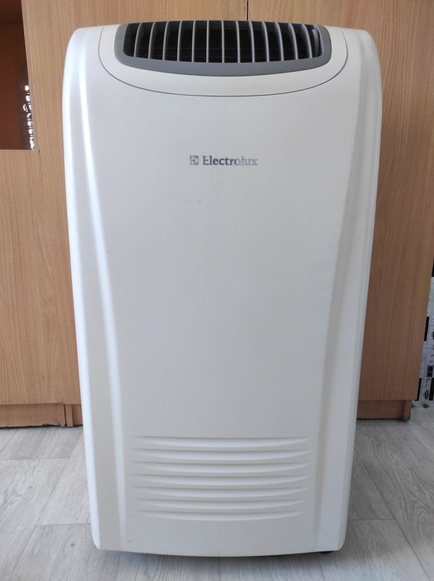 Мобильный кондиционер Electrolux EACM-09E/R