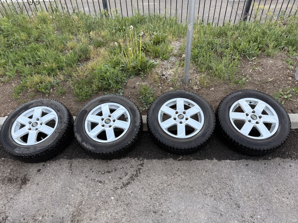 Продам шины б/у от киа серато