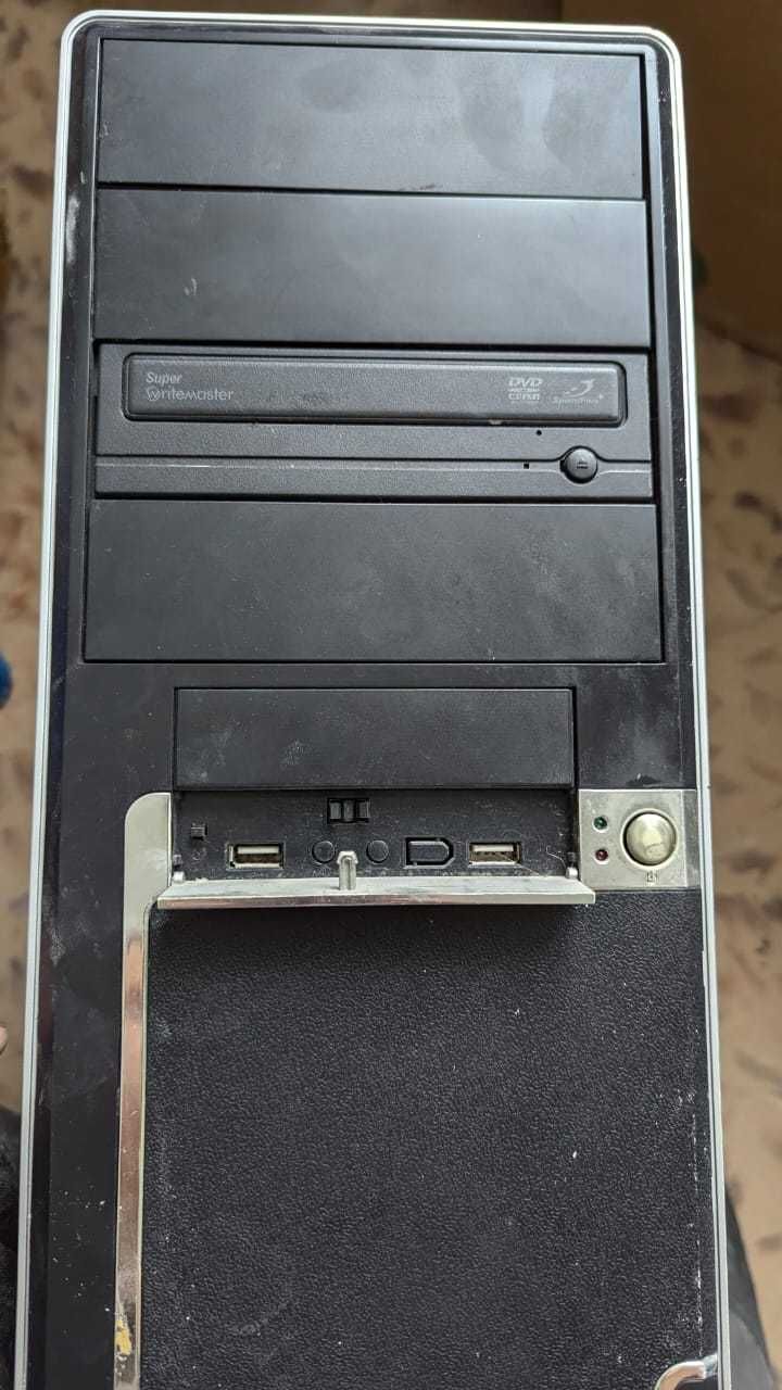 Компьютер со столом SSD 150 Gb HDD 800 Gb  RAM 6 Gb CPU E2140 1.6 GHz
