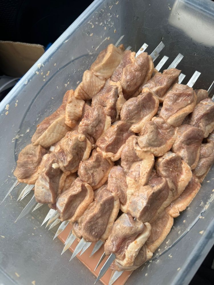 Маринованный шашлык из утки с шампурами