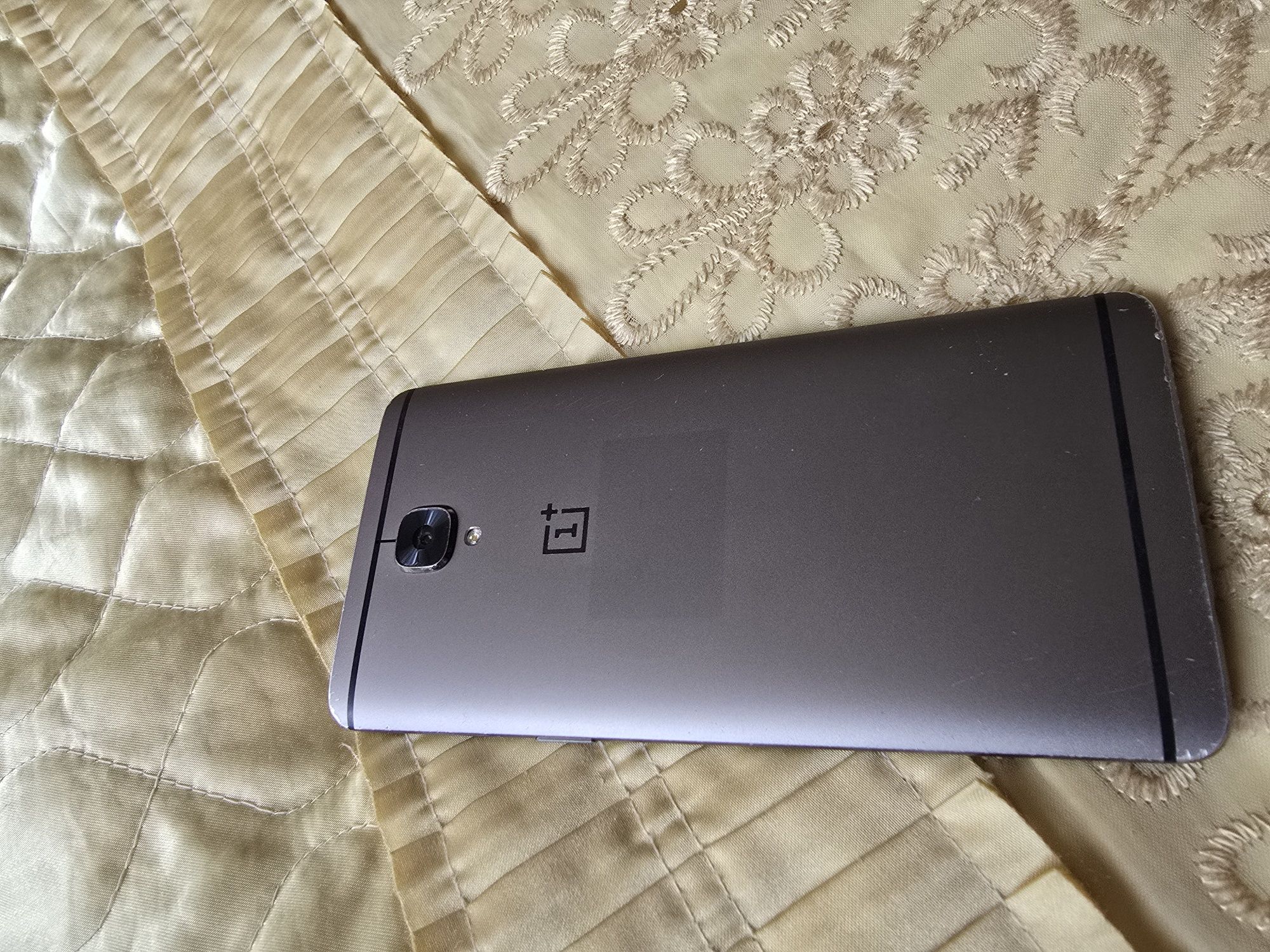 Продам Oneplus 3t