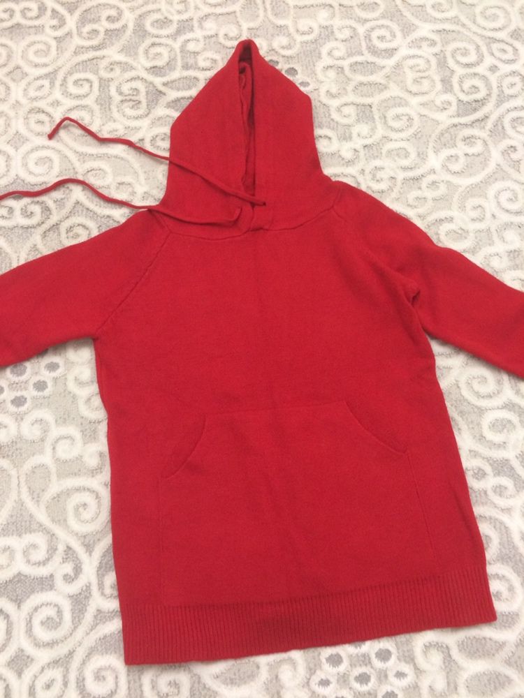 Продам джемпер с капюшоном
