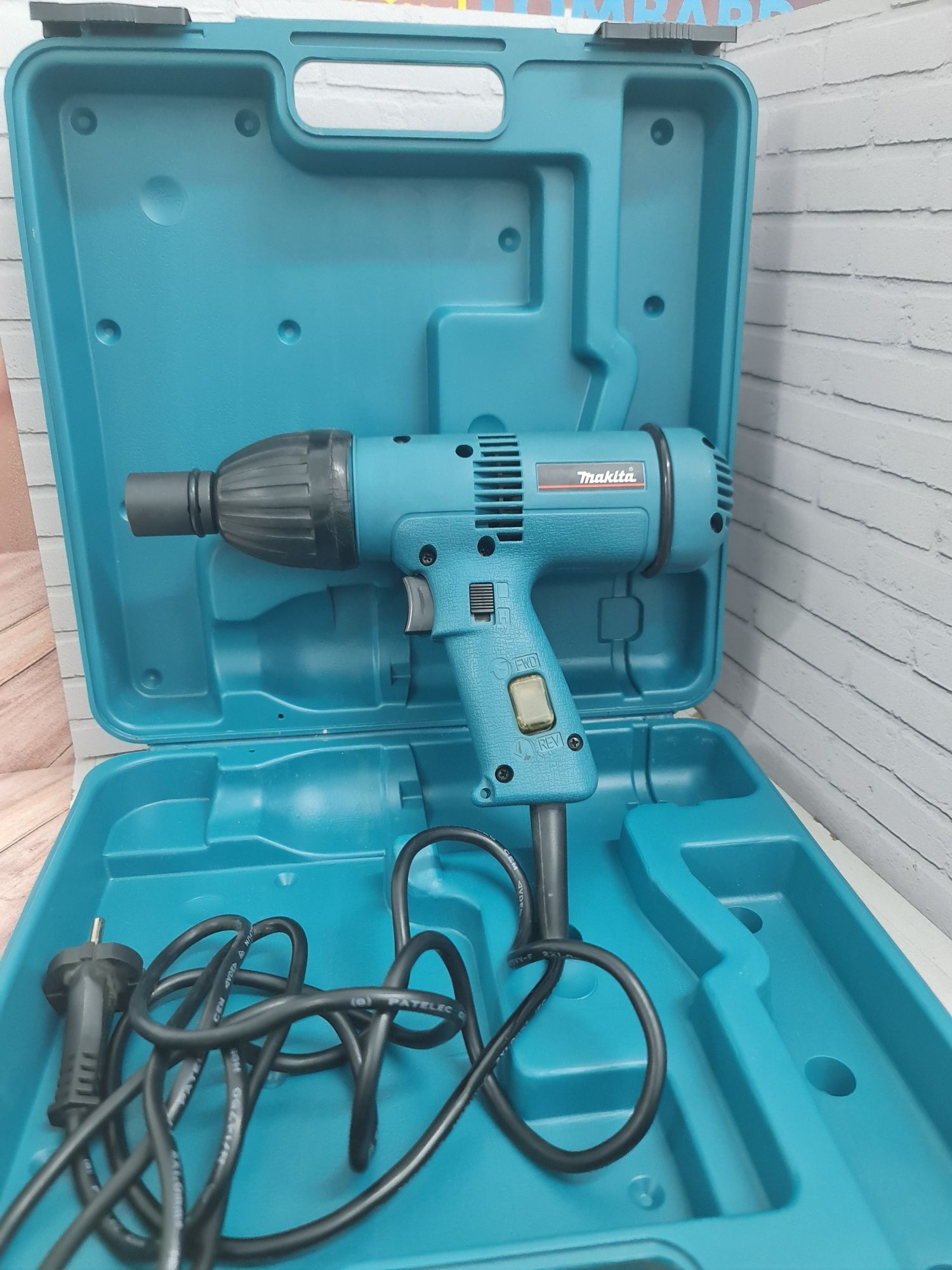 Ударный гайковерт Makita 6904VH Nur Lombard