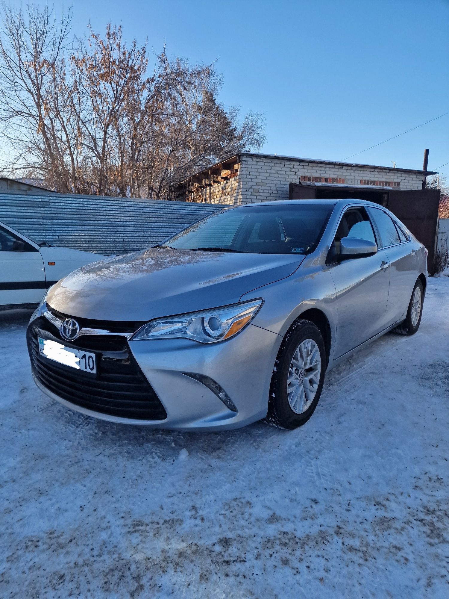 Машина Toyota Camry 55