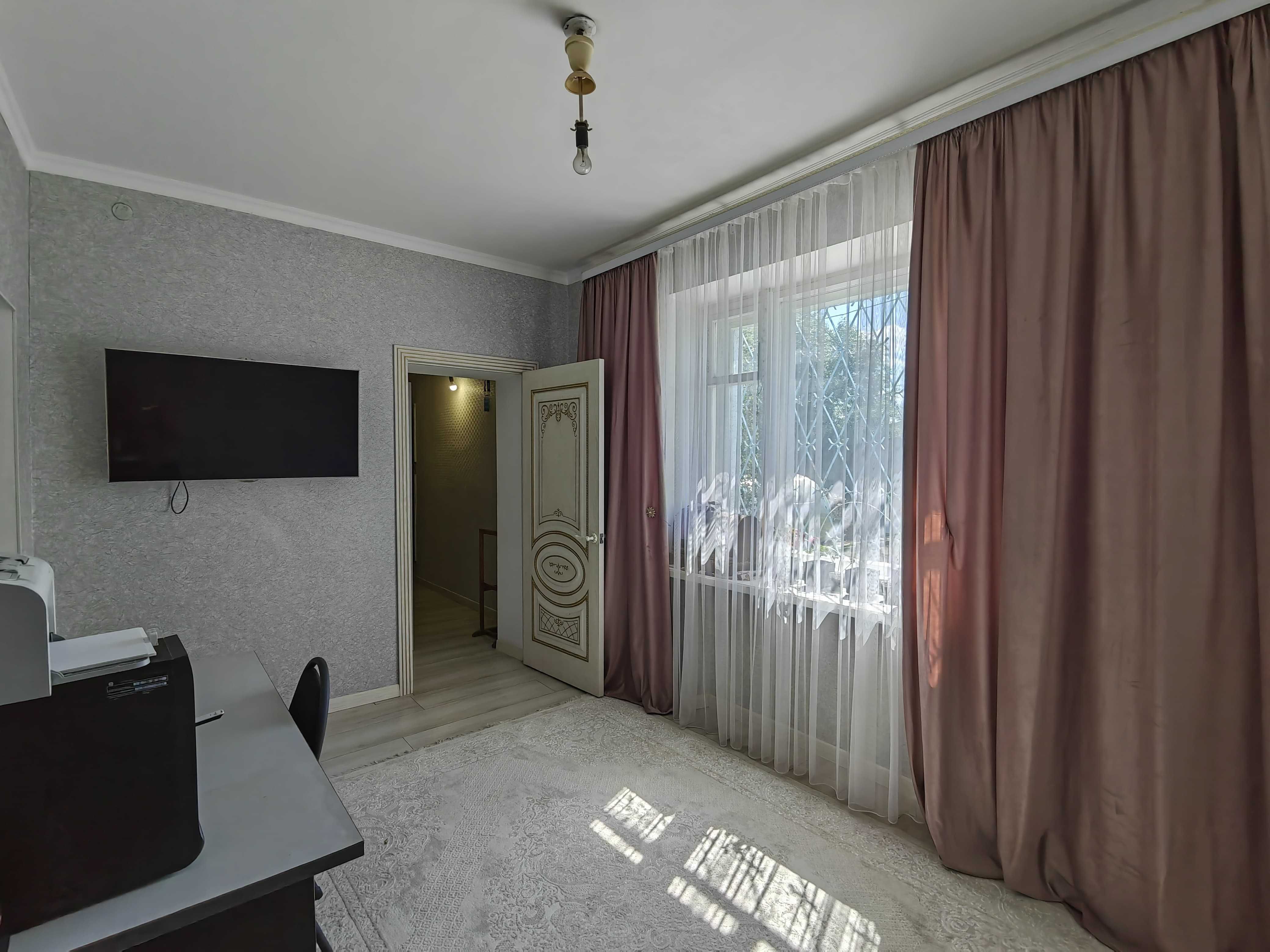 Двухэтажный шестикомнатный дом 170 м² с гаражом и зем уч 9с мкр Кунгей