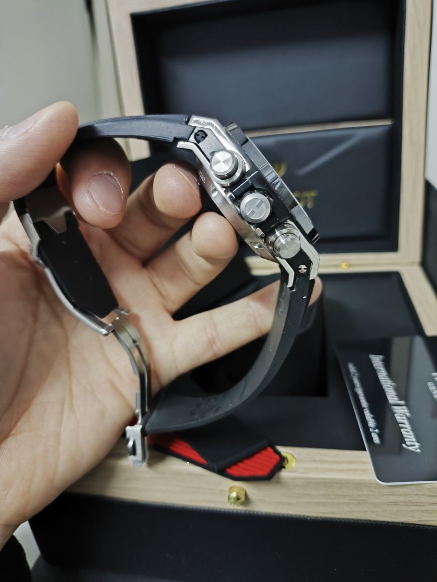 Продам часы Hublot big bang механические