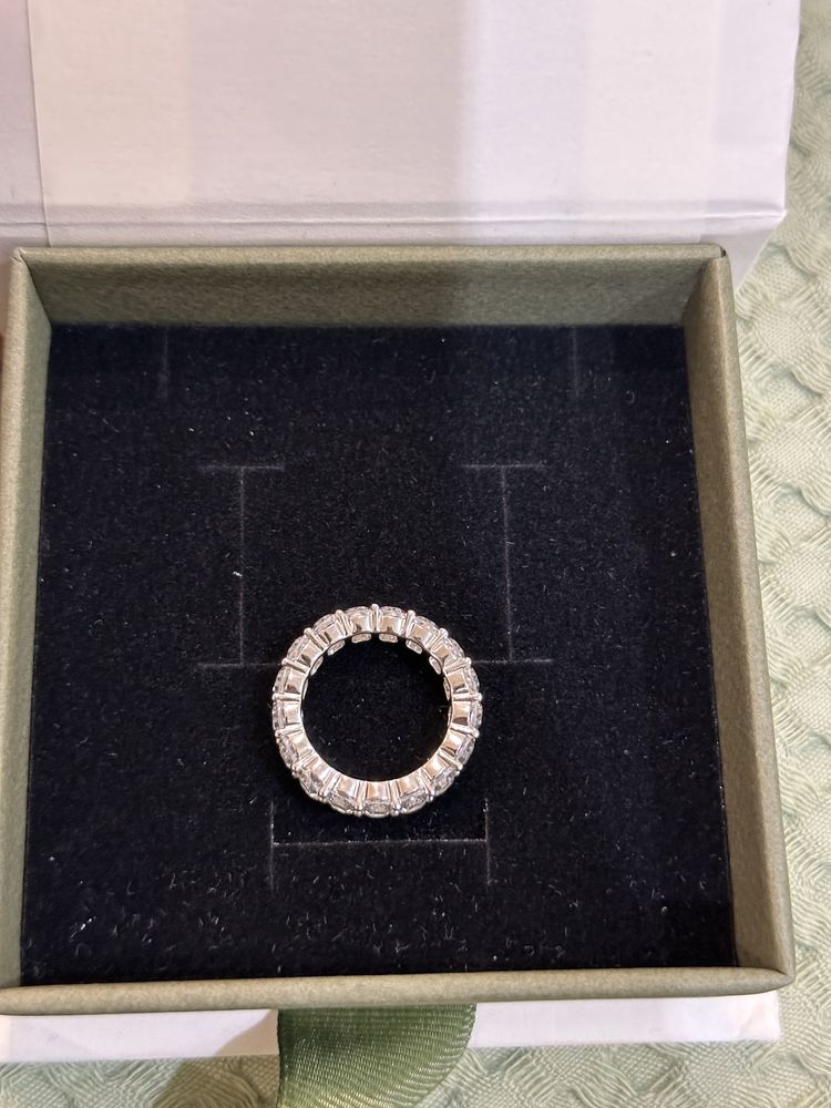 Продам серебрянное кольцо 18 размера