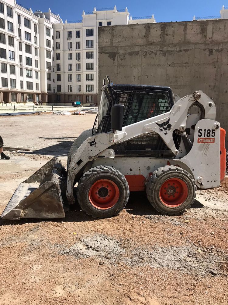 Продам мини погрузчик BOBCAT