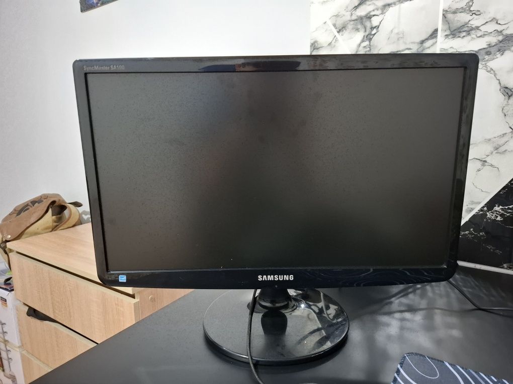 Продам монитор Samsung хороший состояние